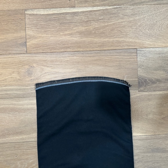 BALENCIAGA MACRO SCARF IN BLACK - Picture 7 of 8